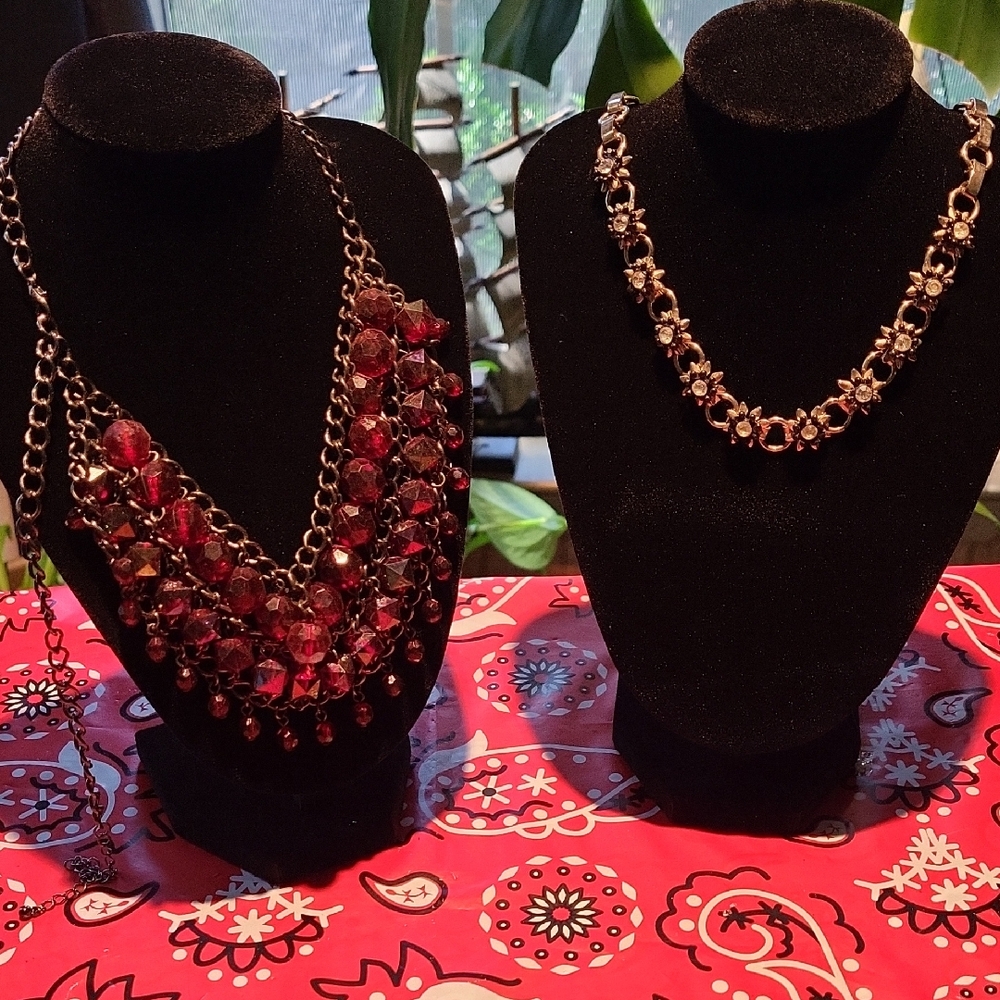 Vintage Elegant Red and Gold Necklace Set